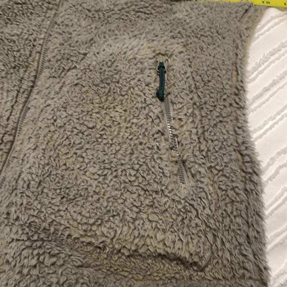 EUC Columbia Winter Pass Sherpa Vest - small - Picture 9 of 13